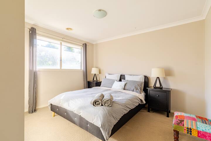 Tropical Oasis with spa and Cinema room gallery image 4