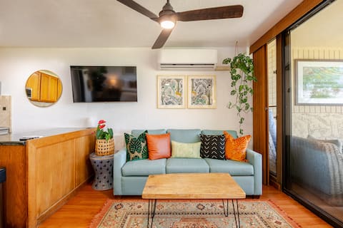 Popular Airbnb listing: Honua Studio *Ocean Views on the Golf Course! in Waikoloa Village
