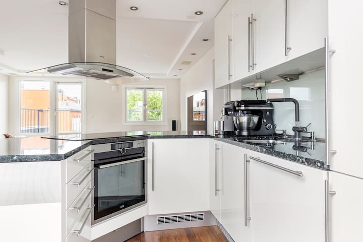 Penthouse – sentral beliggenhet gallery image 3