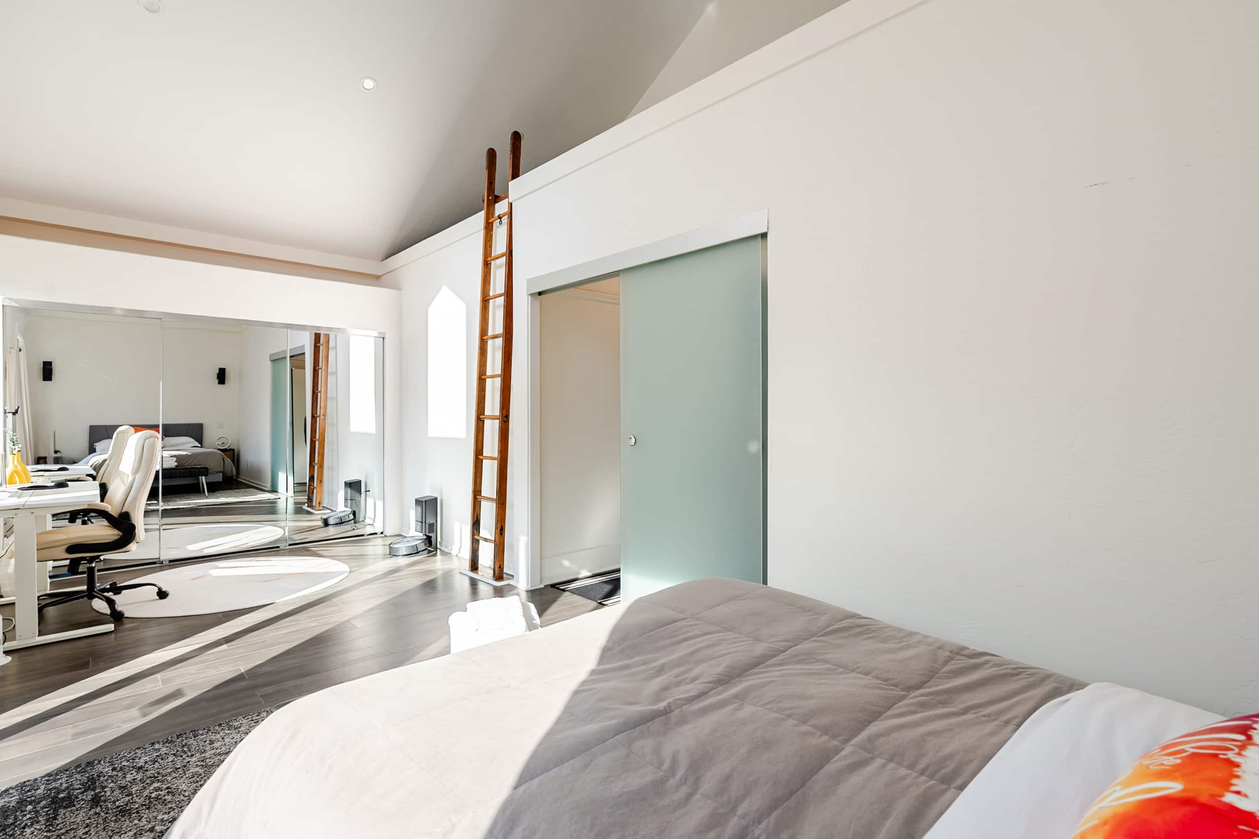 Home in San Francisco · ★4.9 · 3 bedrooms · 3 beds · 2 baths - Image 18