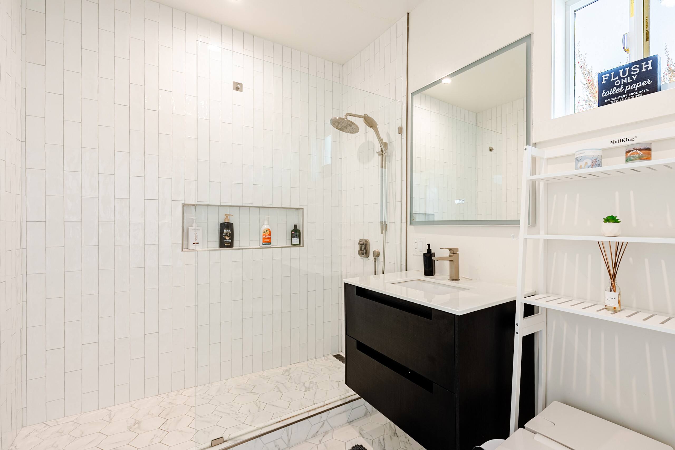 Home in San Francisco · ★4.9 · 3 bedrooms · 3 beds · 2 baths - Image 28