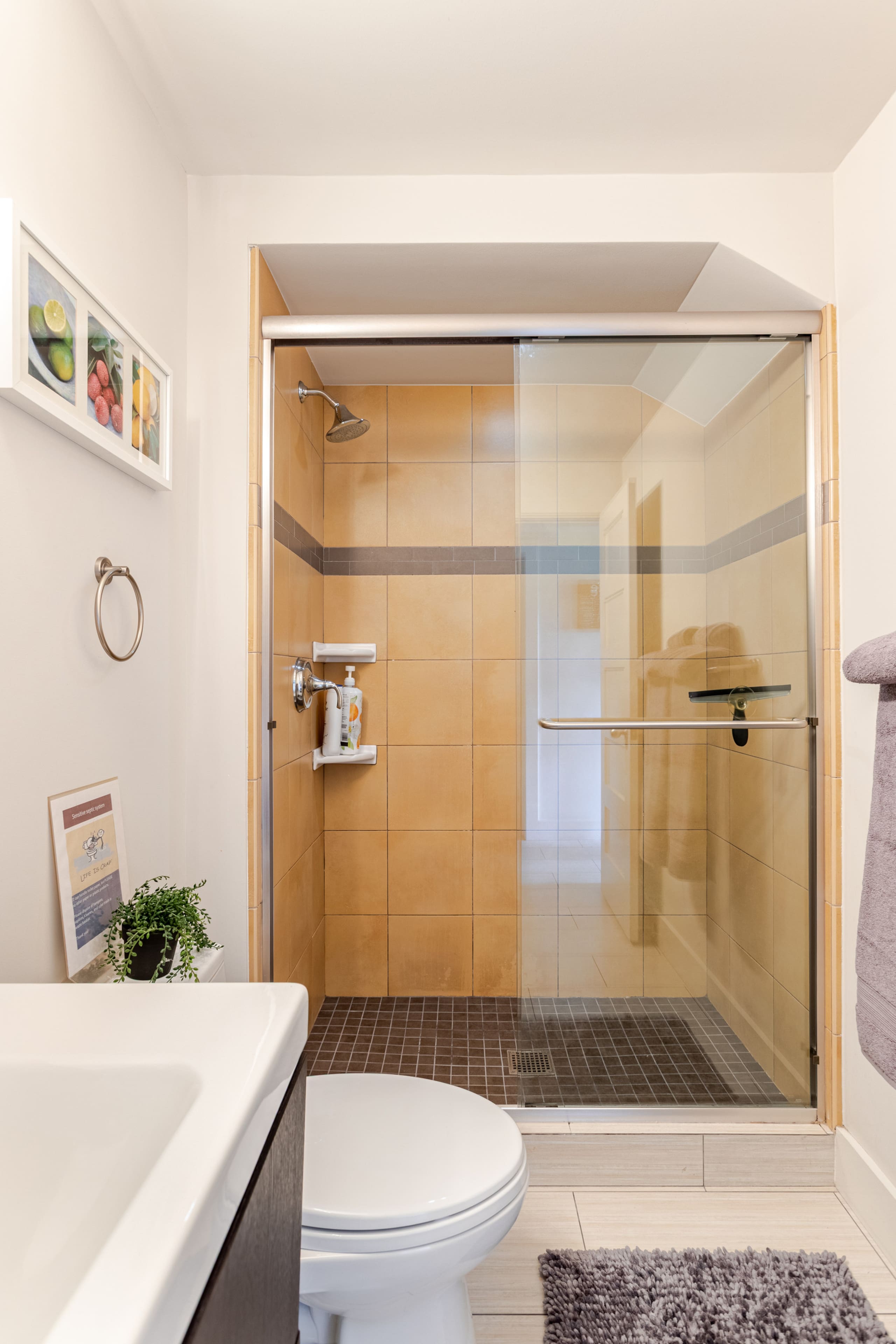 Home in San Francisco · ★4.9 · 1 bedroom · 2 beds · 1 bath - Image 23