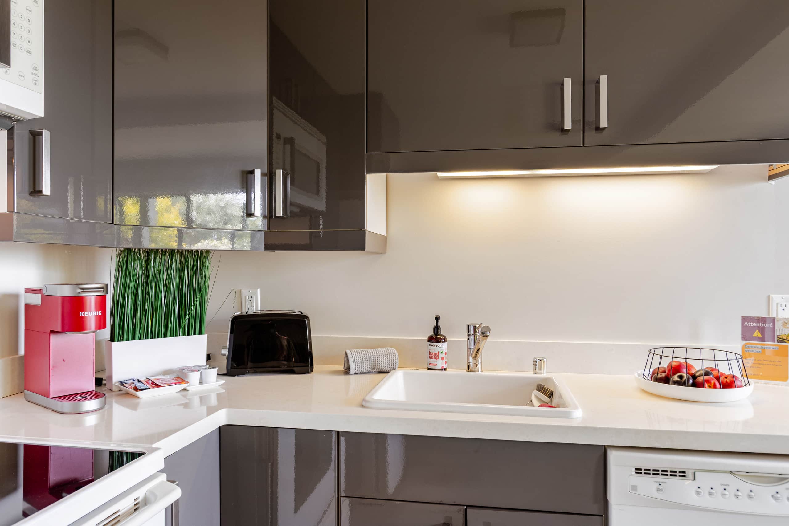 Home in San Francisco · ★4.9 · 1 bedroom · 2 beds · 1 bath - Image 7