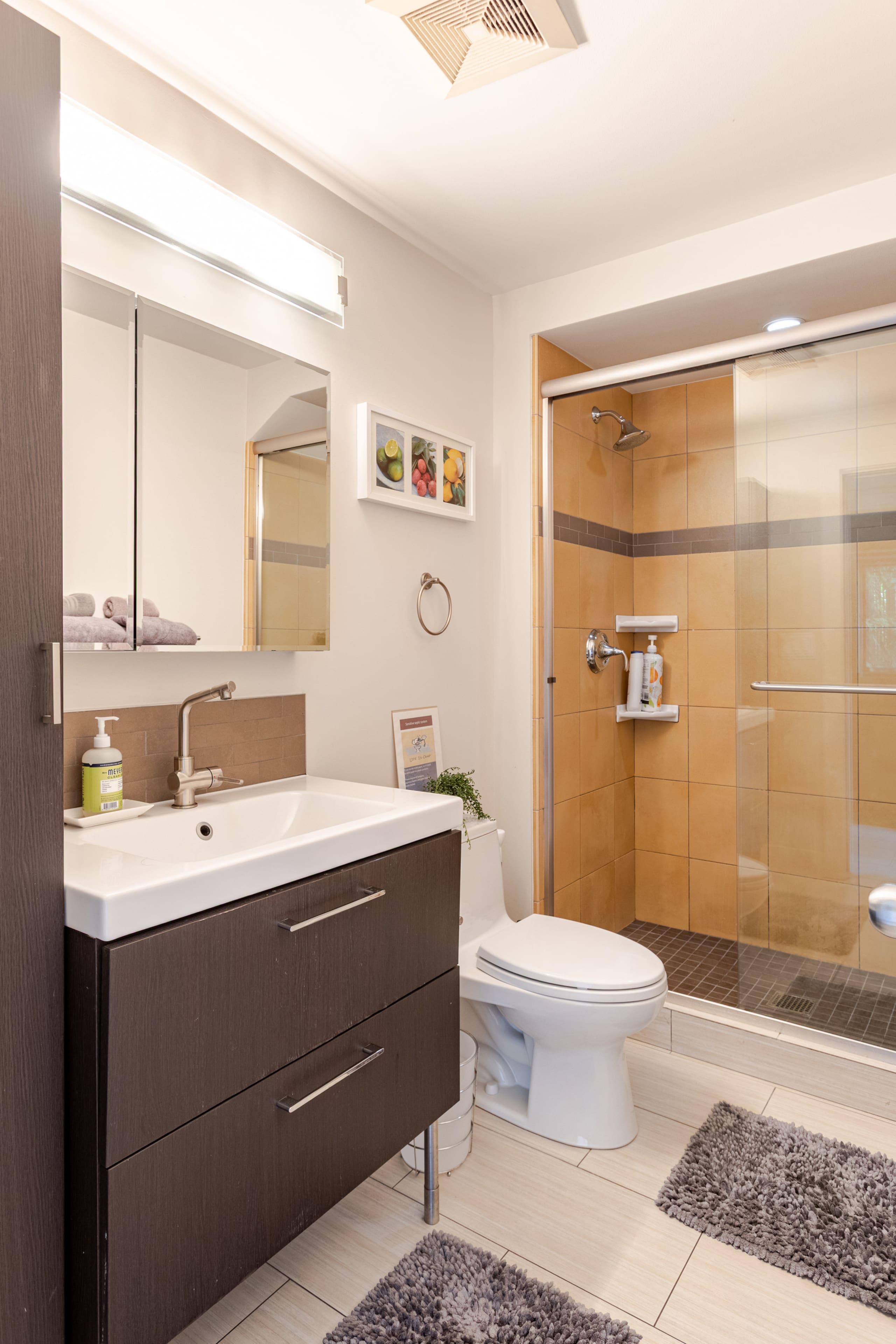 Home in San Francisco · ★4.9 · 1 bedroom · 2 beds · 1 bath - Image 22
