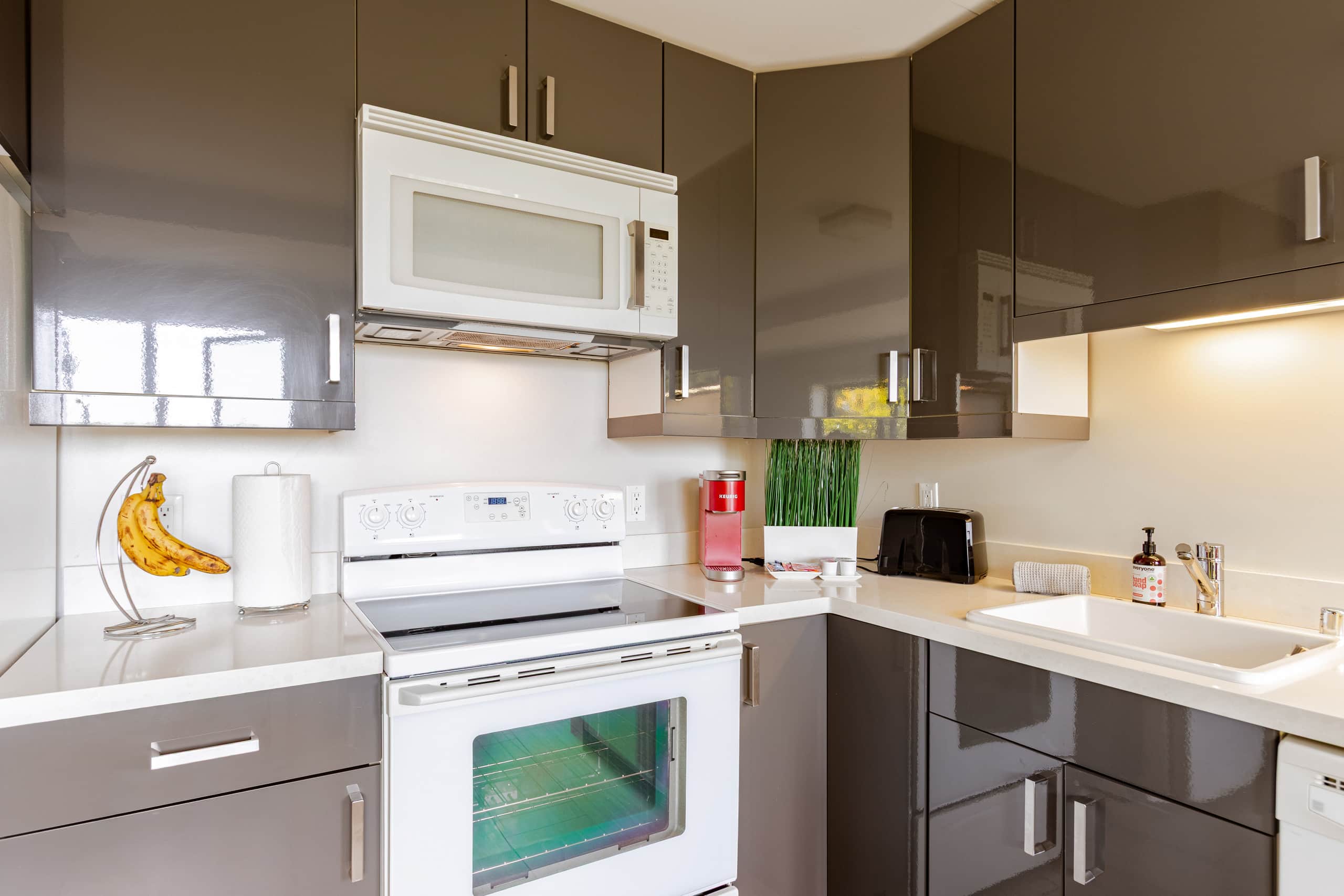 Home in San Francisco · ★4.9 · 1 bedroom · 2 beds · 1 bath - Image 9