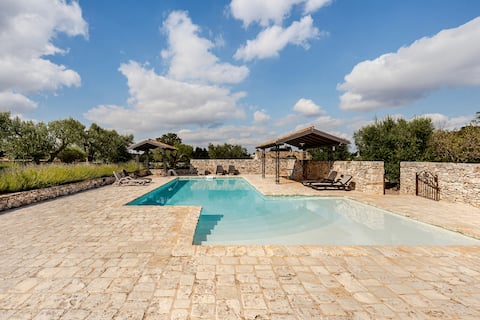 Dimora Mastromarco - Trullo Quercia by QualiTravel