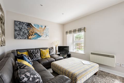 Lough View luxury Apartment
Adjacent Apt available