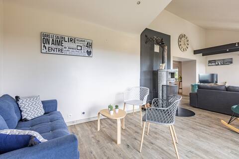 Popular Airbnb listing: Comfortable house for 10 people in Plozévet