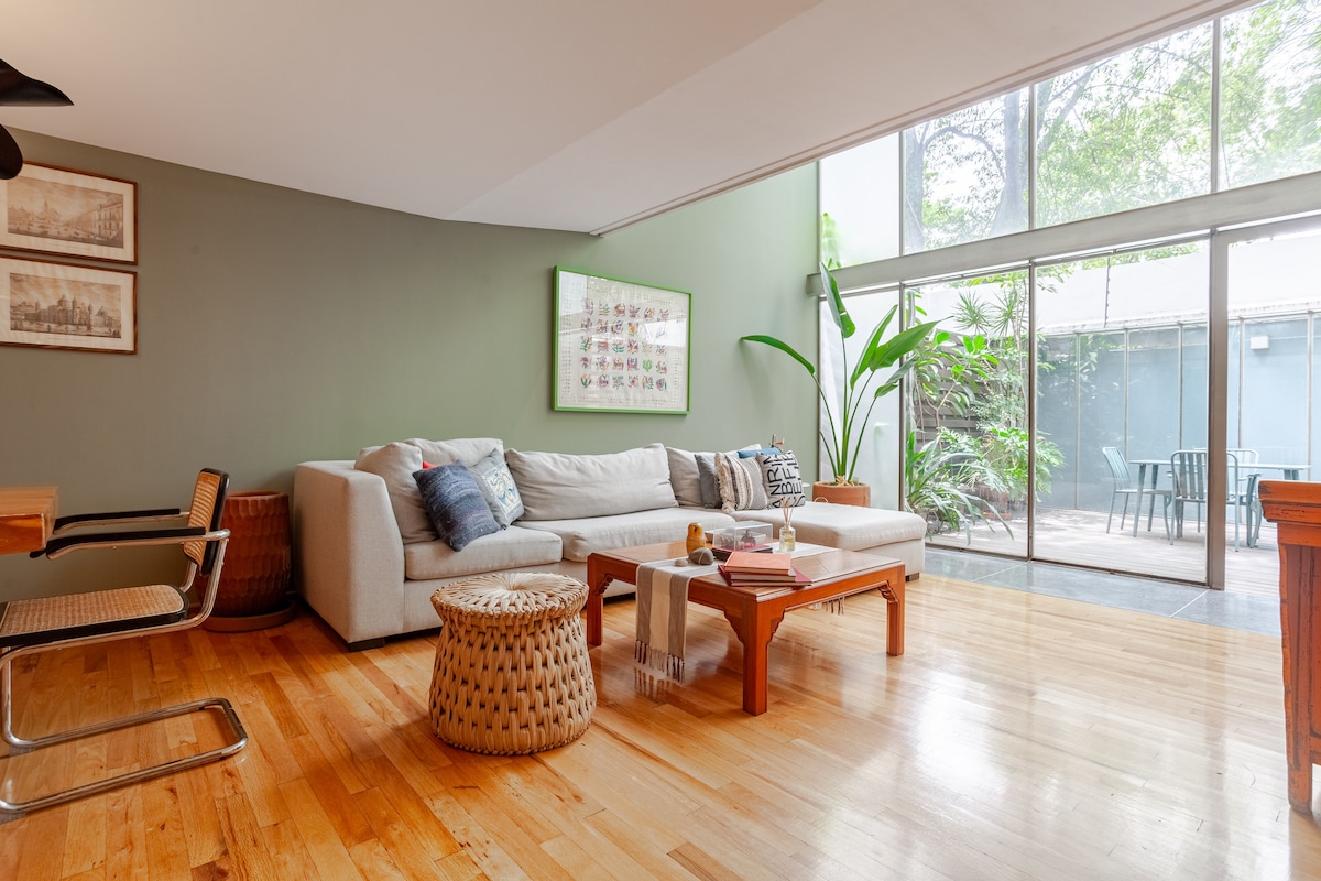 Anuncio de Airbnb popular: Peaceful Townhouse neatly decorated en San Miguel Chapultepec 2ª Sección