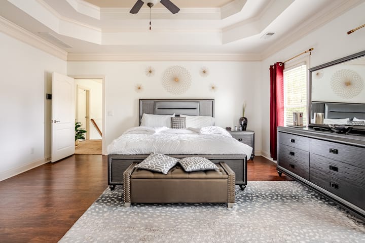 Oaza luksoze e dhomës kryesore të gjumit! Me të vërtetë të bën të duash të nxjerrësh frymën!….