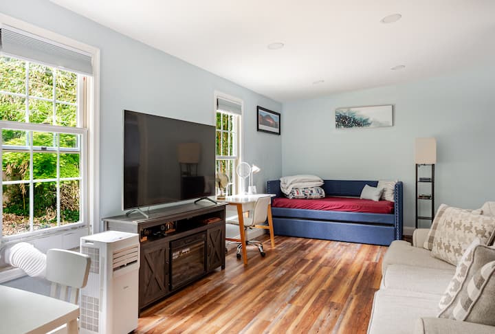 Cozy Condo In Media With Free Parking - Aston, PA