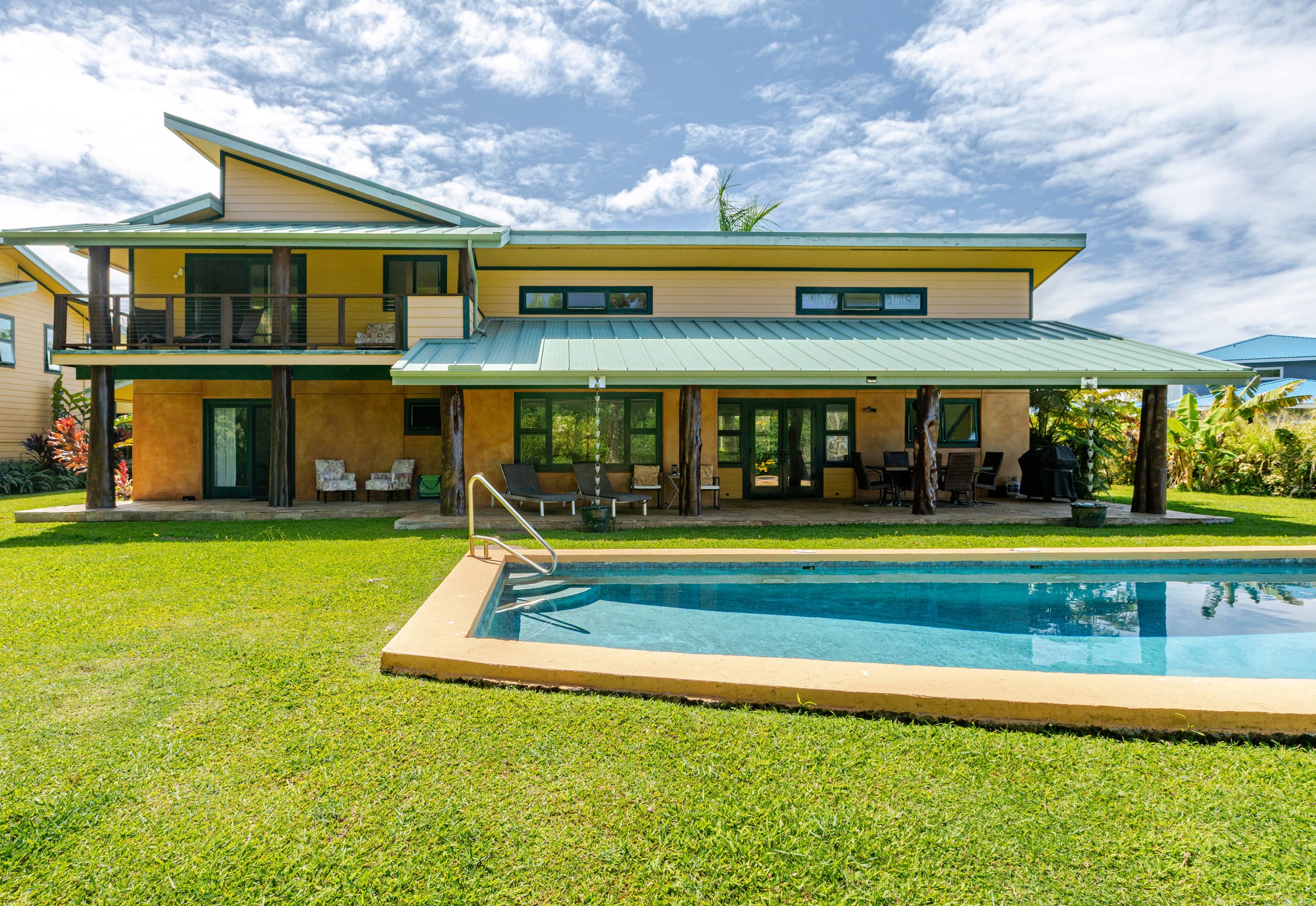 Oceanfront gated estate w/heated saltwater pool. - Photo 49