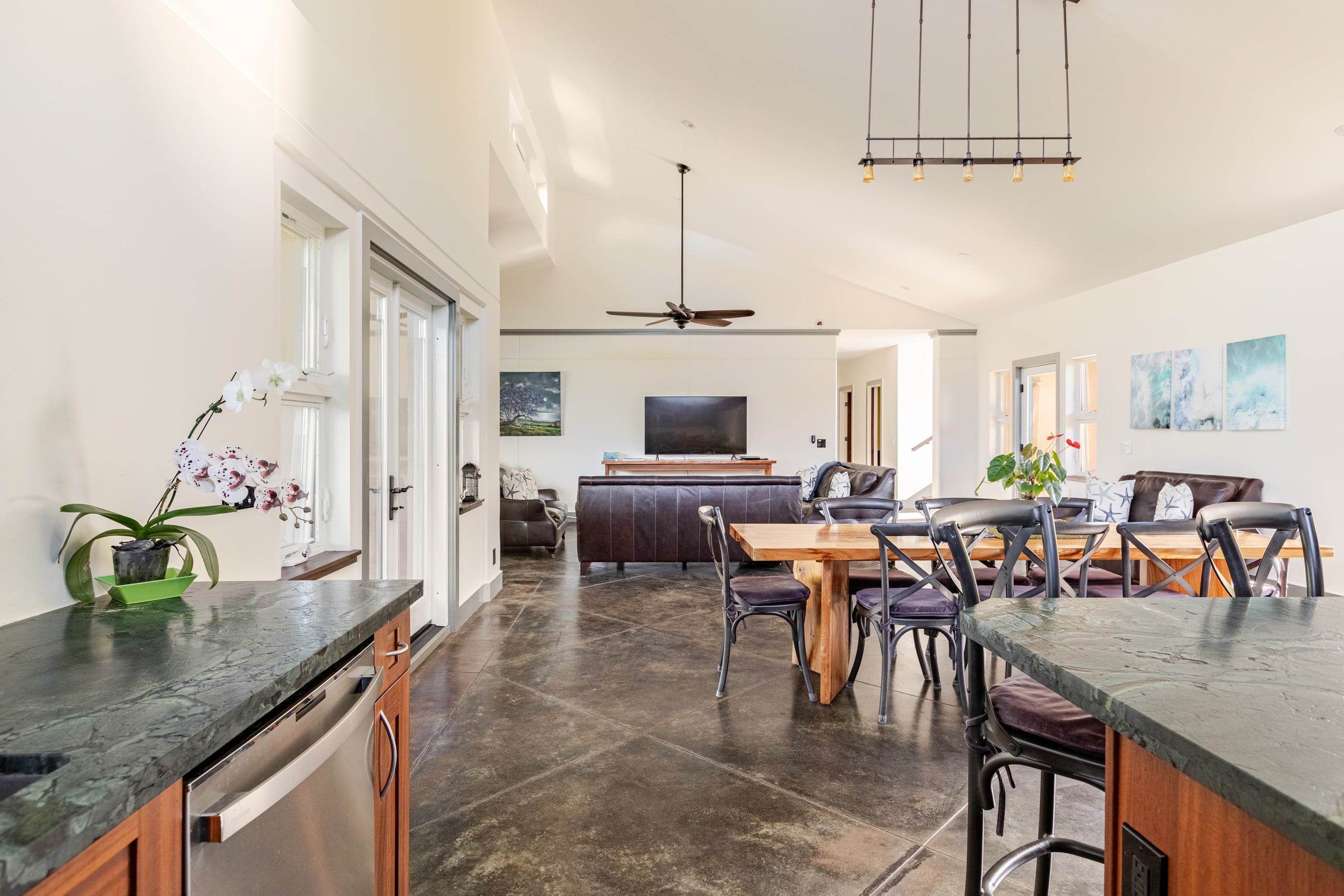 Oceanfront gated estate w/heated saltwater pool. - Photo 60