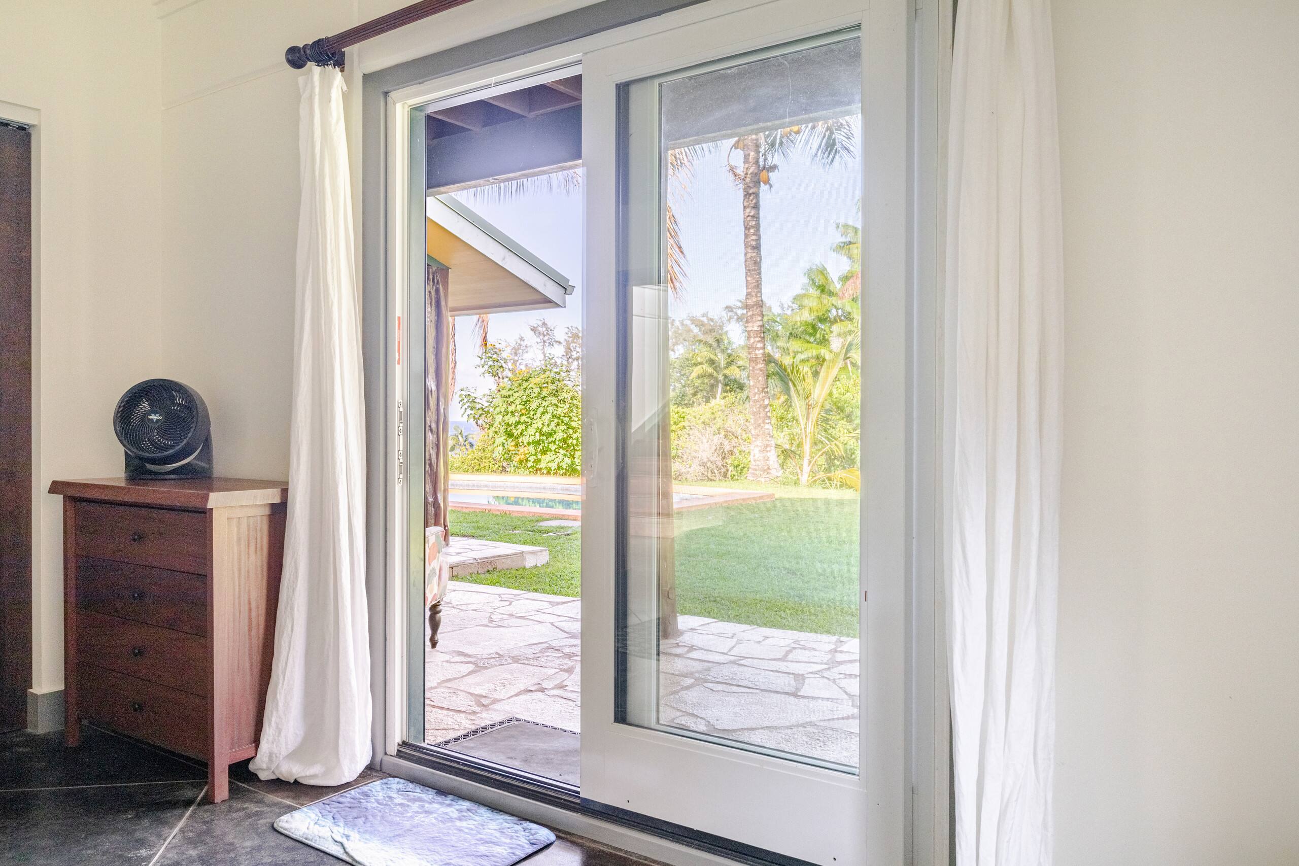 Oceanfront gated estate w/heated saltwater pool. - Photo 20