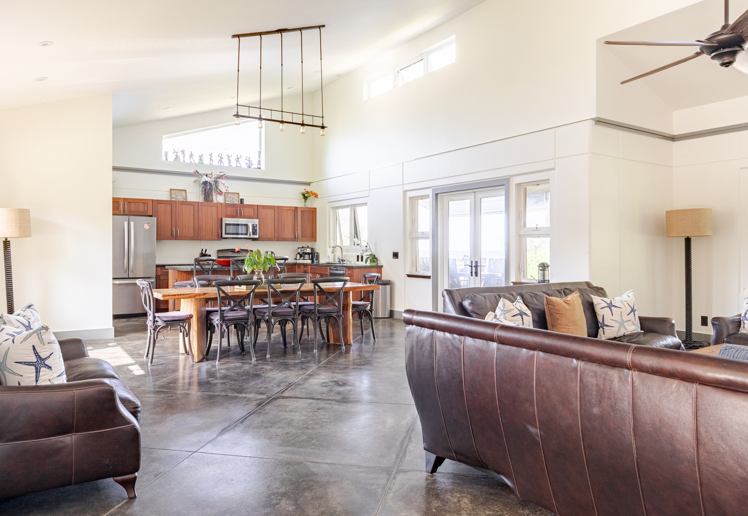 Oceanfront gated estate w/heated saltwater pool. - Photo 4