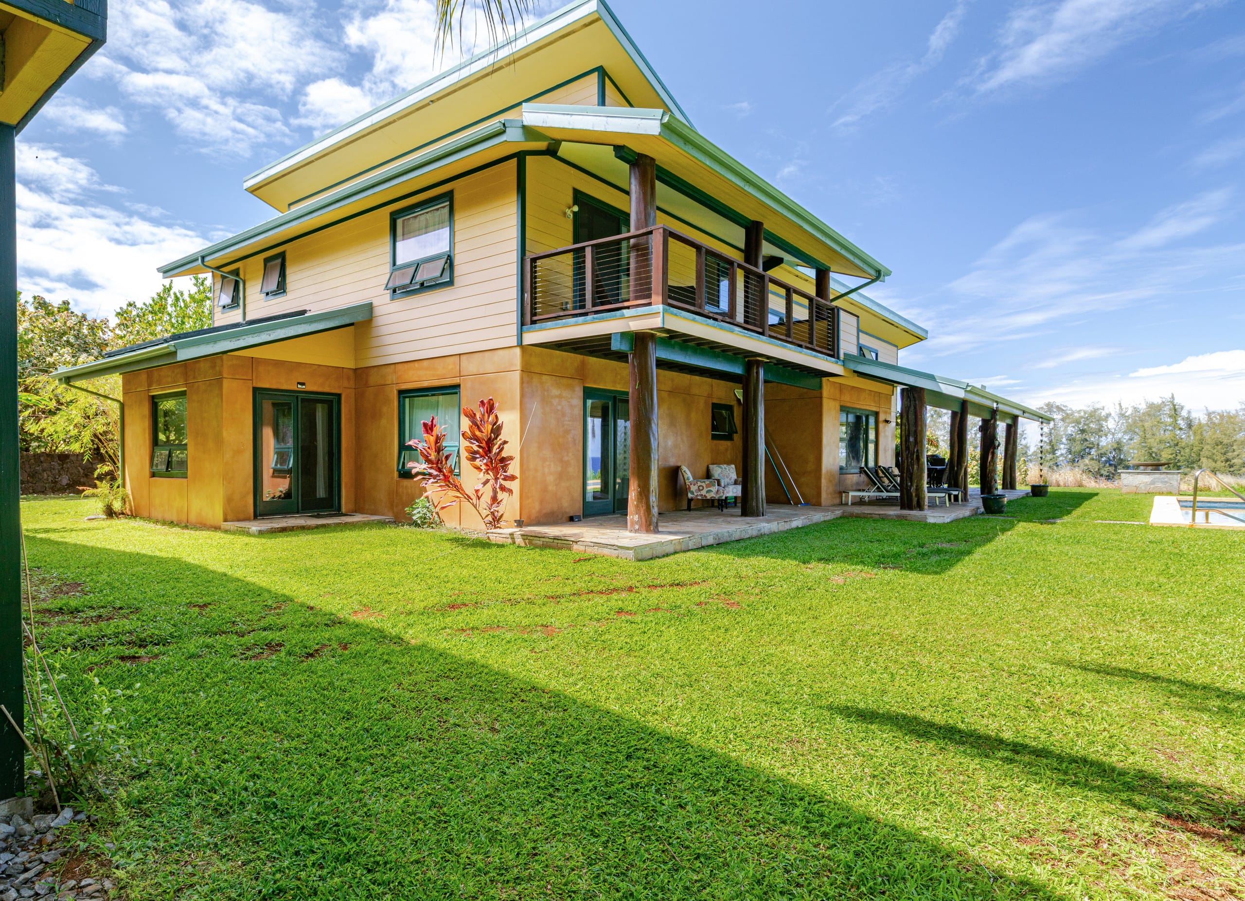 Oceanfront gated estate w/heated saltwater pool. - Photo 45