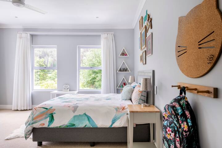 Rustic Modern Design Home with Backyard Pool gallery image 3