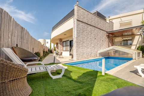 B&B for families with a private pool in Daliyat El Carmel