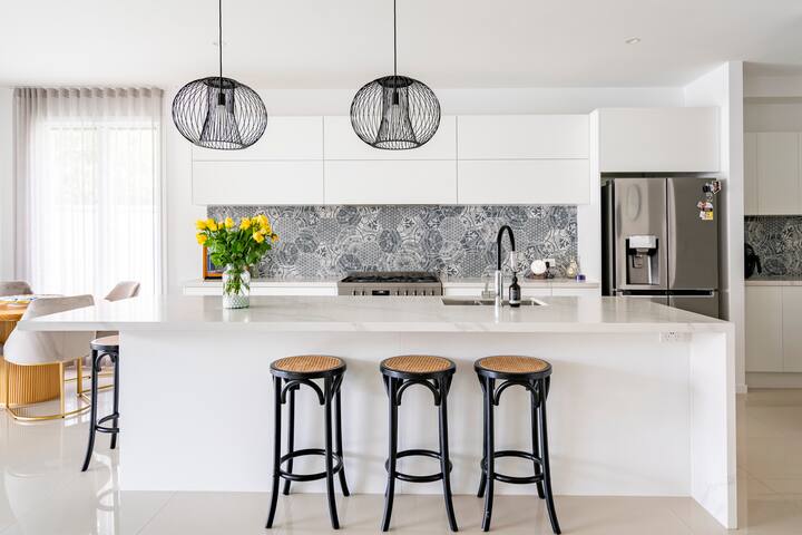 Bayside Luxury Retreat gallery image 4