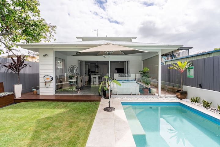 Bayside Luxury Retreat