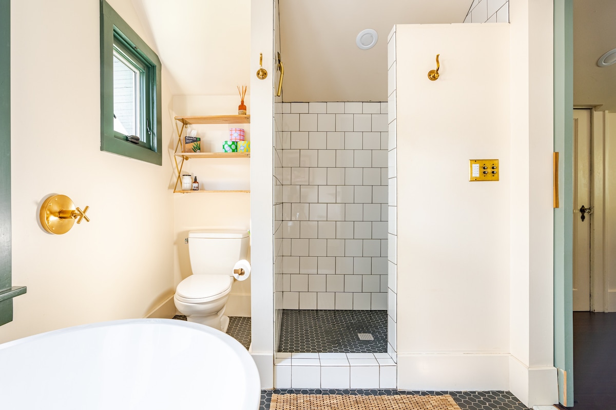 Greenlake Suite
