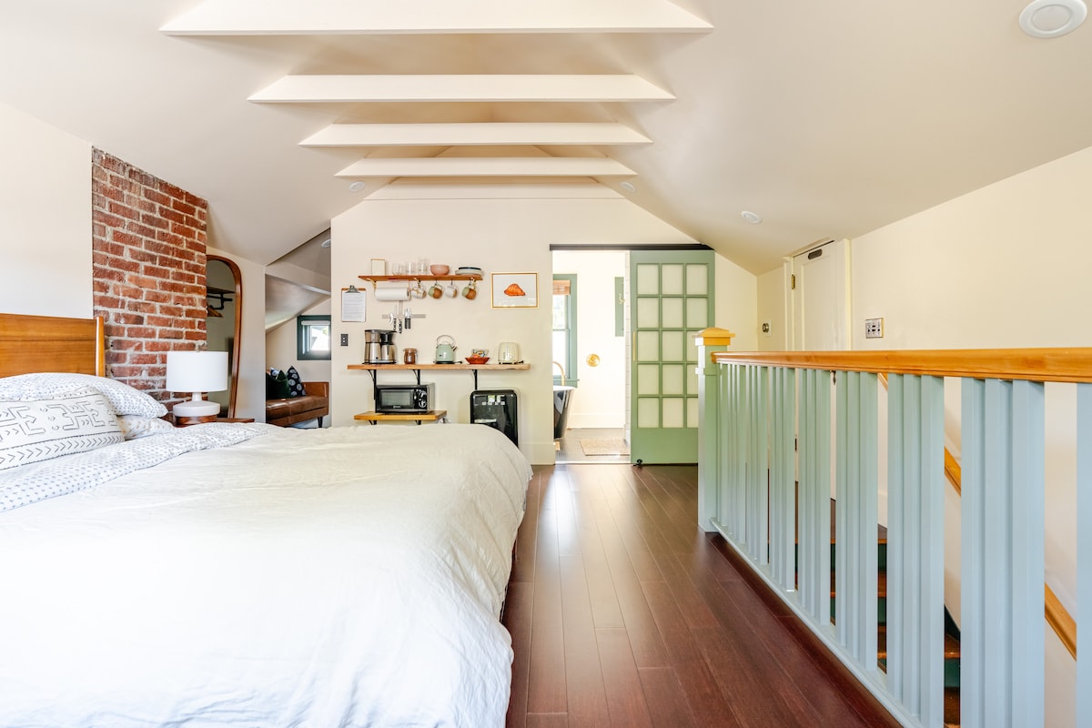 Greenlake Suite