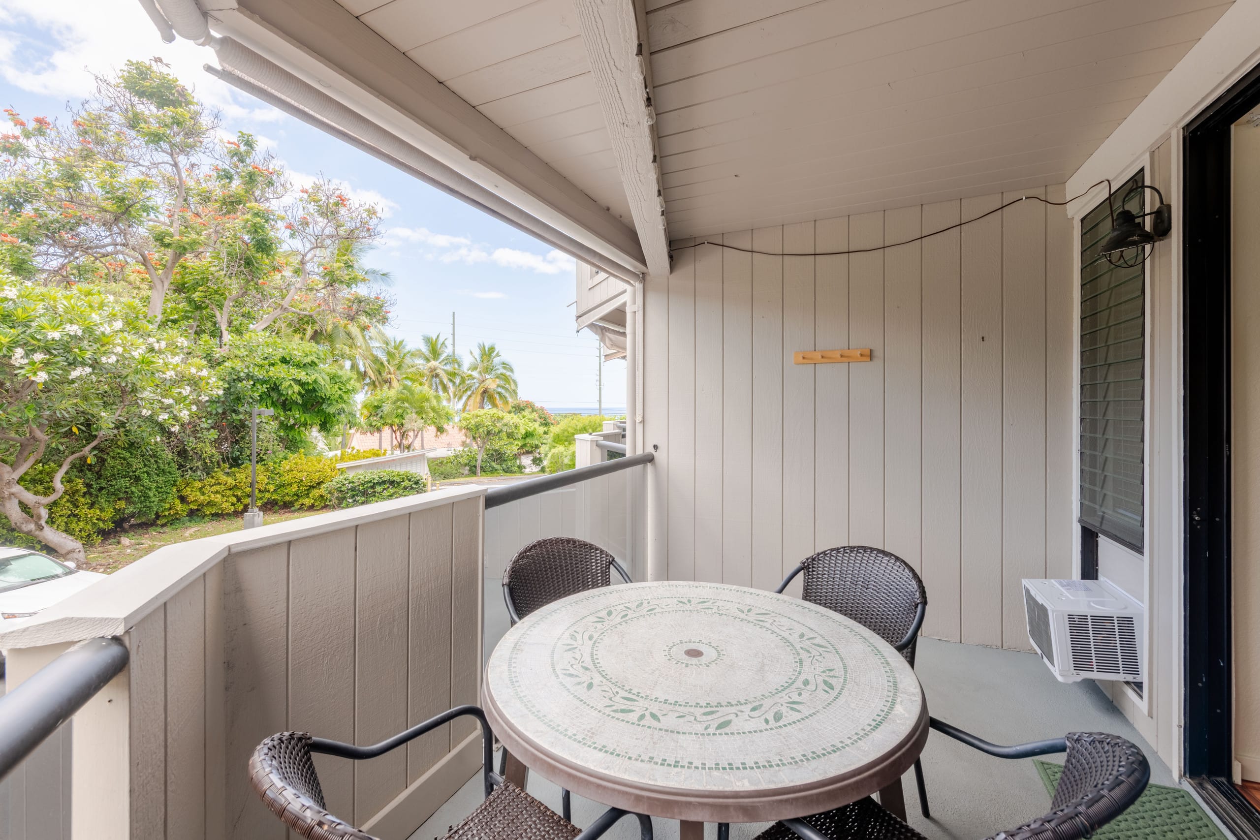 Ideal Location, in Town, Clean and Convenient - Image 19