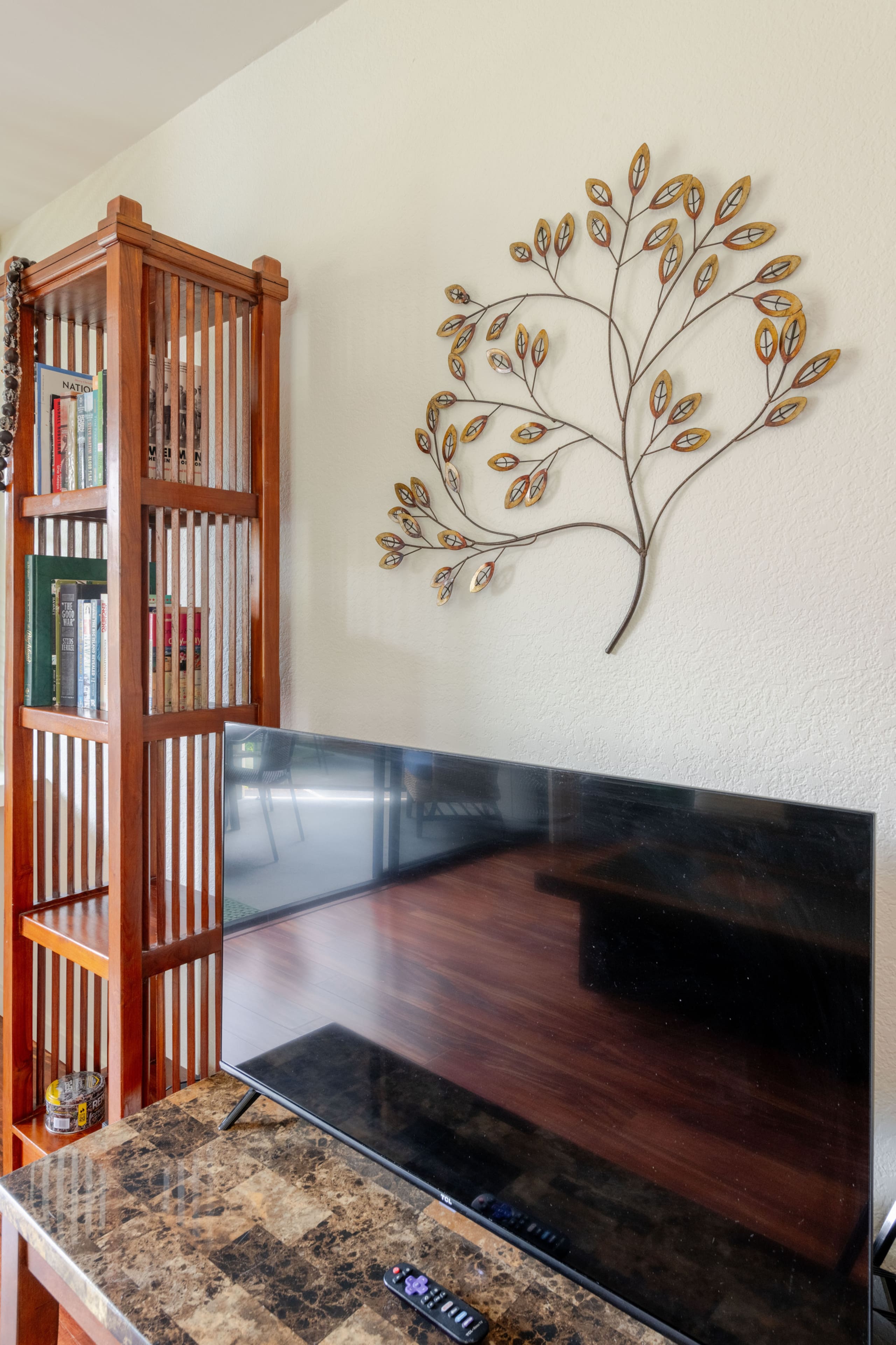 Ideal Location, in Town, Clean and Convenient - Image 3