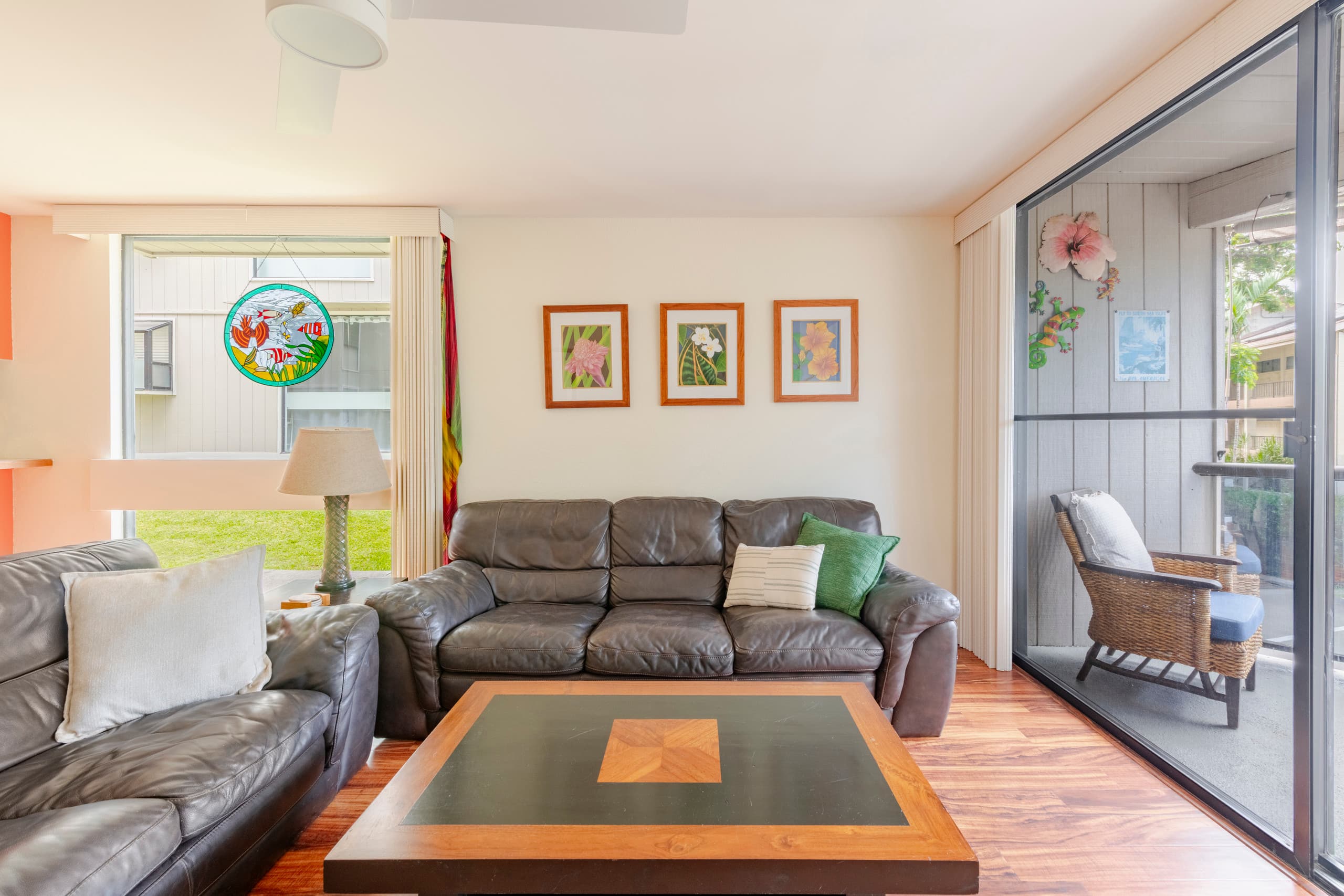 Ideal Location, in Town, Clean and Convenient - Image 6