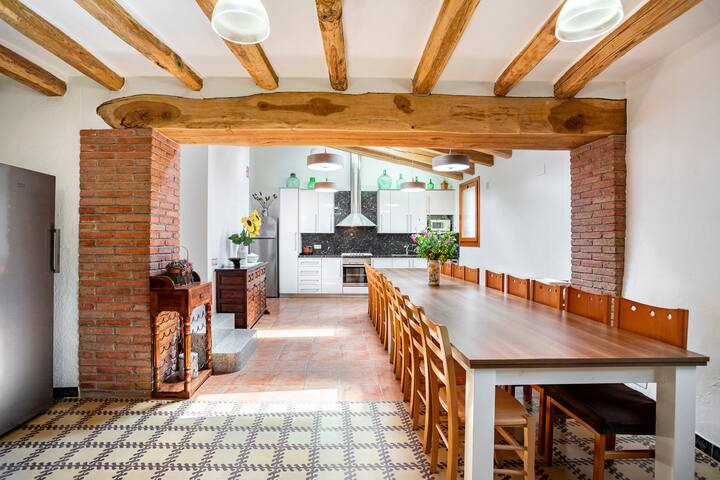 Rural getaway in autumn, chestnuts with the family gallery image 4