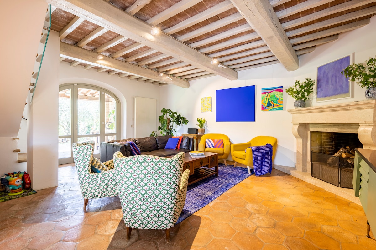 Top Airbnb: Luxury Serviced Family Villa - Pool/Hot Tub *A/C* in Montepulciano