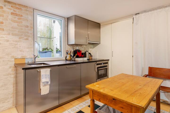 Appartement, piano, billard, jardin. gallery image 4