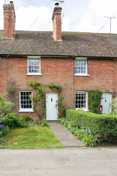 Popular Airbnb listing: Beautiful village cottage in Canterbury