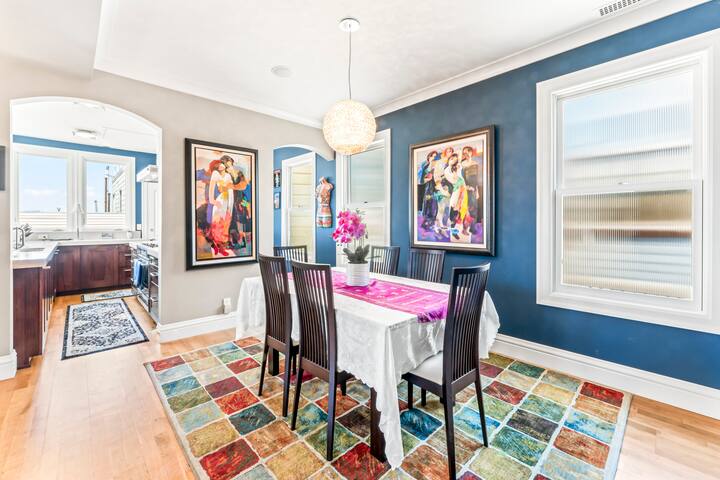 Penthouse apartment with stunning roof deck gallery image 3