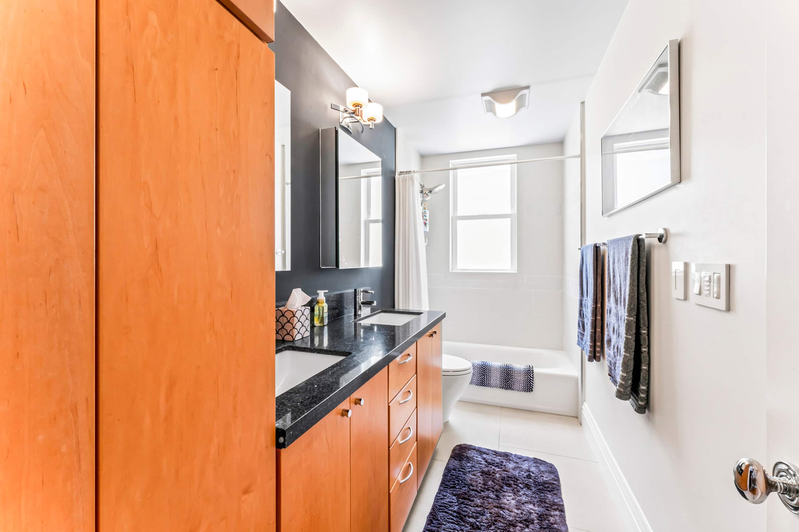 Condo in San Francisco · ★4.99 · 2 bedrooms · 2 beds · 1.5 baths - Image 25