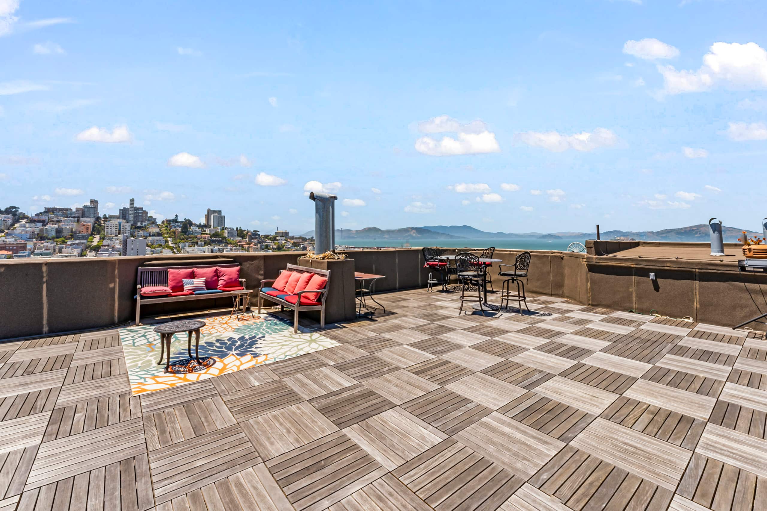 Condo in San Francisco · ★4.99 · 2 bedrooms · 2 beds · 1.5 baths - Image 35