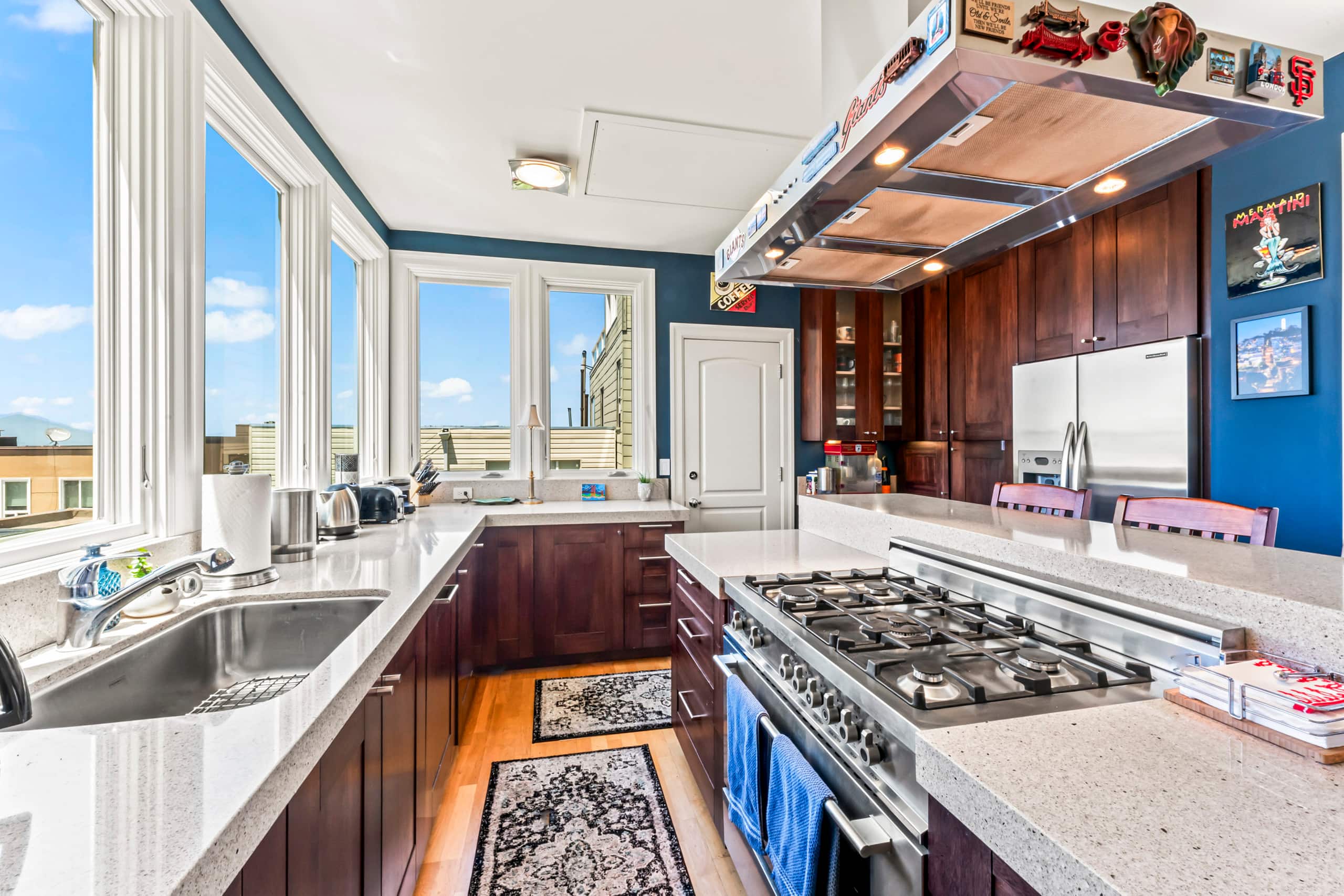 Condo in San Francisco · ★4.99 · 2 bedrooms · 2 beds · 1.5 baths - Image 7
