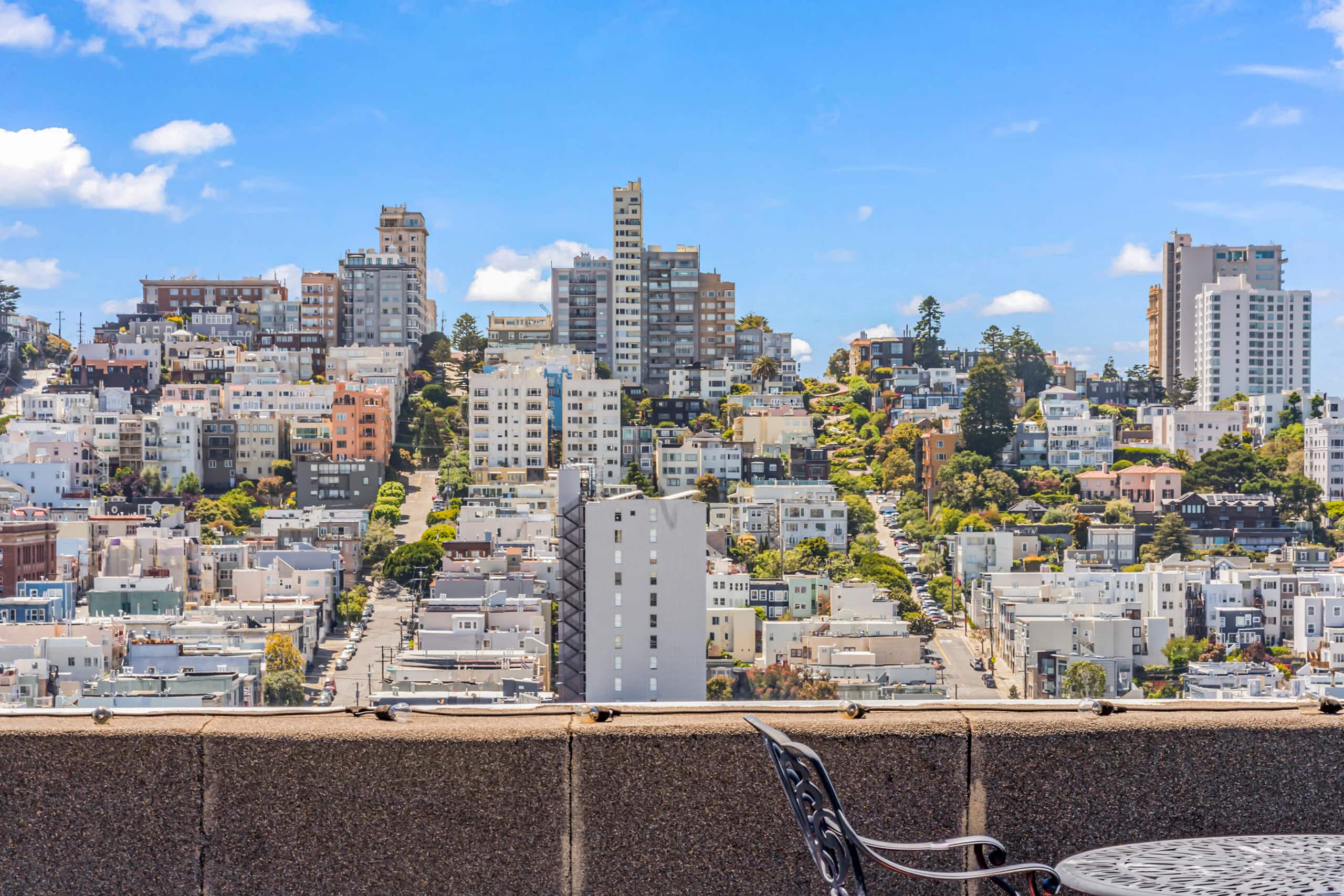 Condo in San Francisco · ★4.99 · 2 bedrooms · 2 beds · 1.5 baths - Image 33