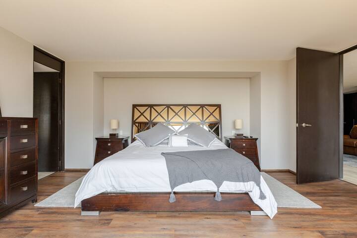 Luxe Stays: Polanco’s Best Corner-Stunning Views! gallery image 2