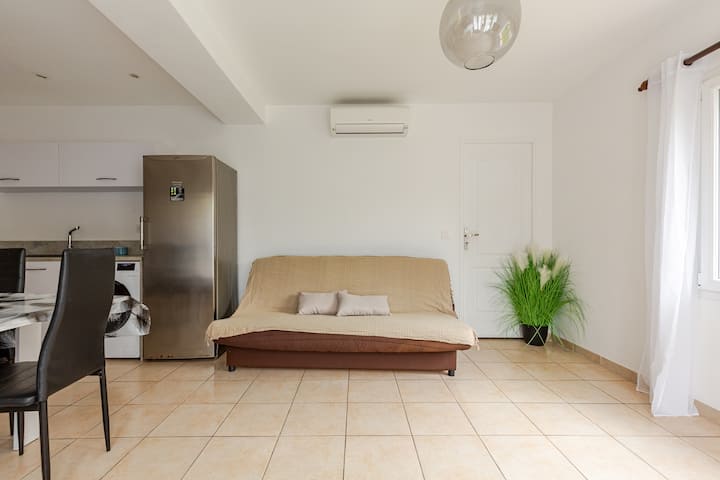Bel Appartement à 30 Min De Nice - Carros