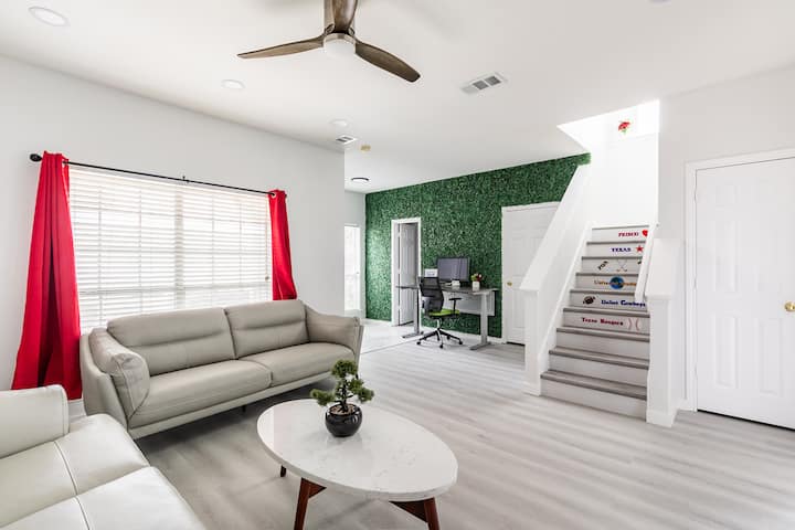 Newly Renovated 3 Bed, 3 Bath, 2 Car Gar, Ev Chrg - Frisco, TX