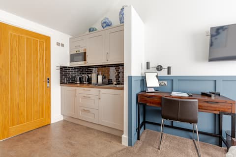 Top performing Airbnb: Wilton Studio Flat in Claremont