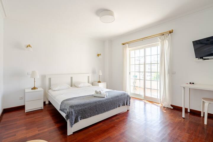 Cascais swiming pool Alvide guest house gallery image 3