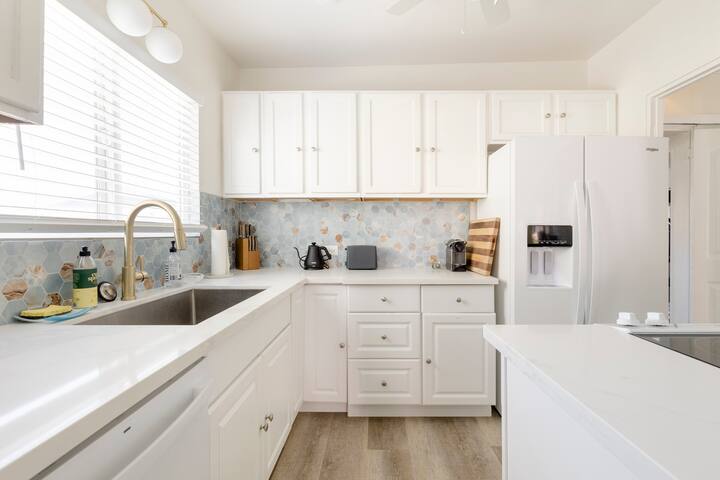 Cozy beach house gallery image 5