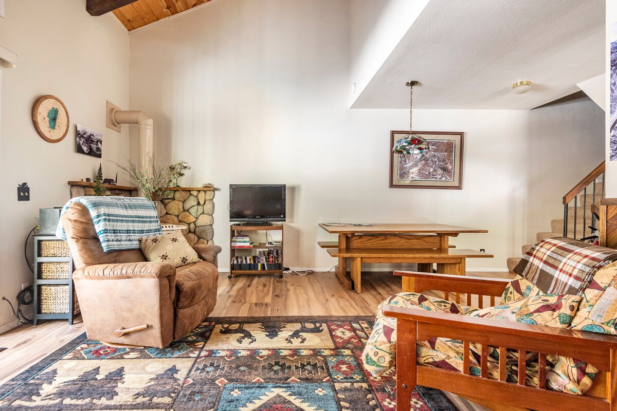 Popular Airbnb listing: Stellar Jay Way in Dollar Point