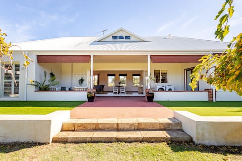 The Little Home on Honey