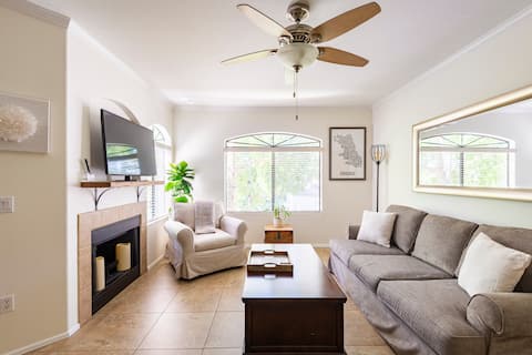 Top Airbnb: Newly updated | Resort Amenities | Quiet Location in Shea Corridor