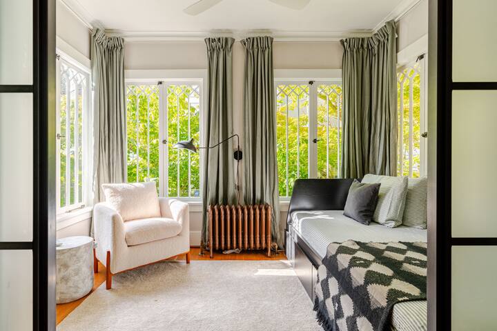 Craftsman Garden Home w/ Hot Tub gallery image 4