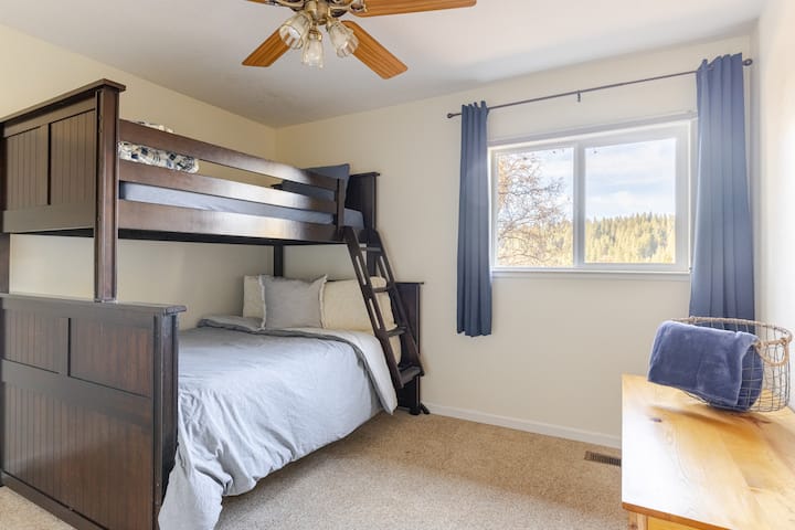 เตียงสองชั้นแบบเตียงคู่