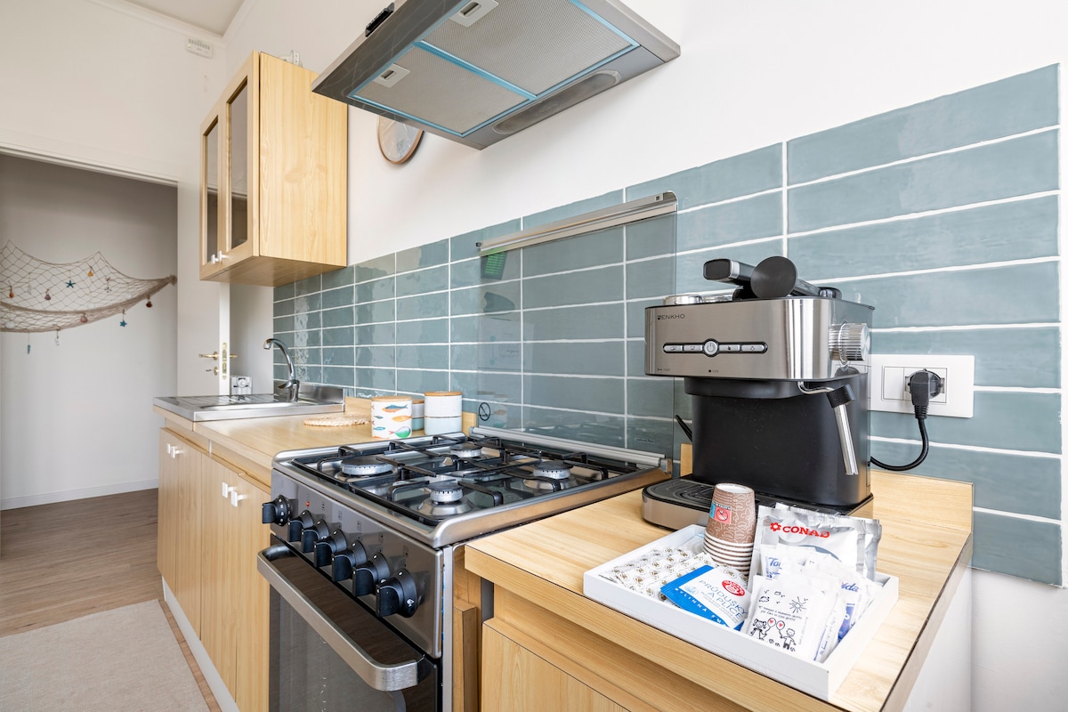 Top performing Airbnb: Marina apartment, facing the port. in Trapani